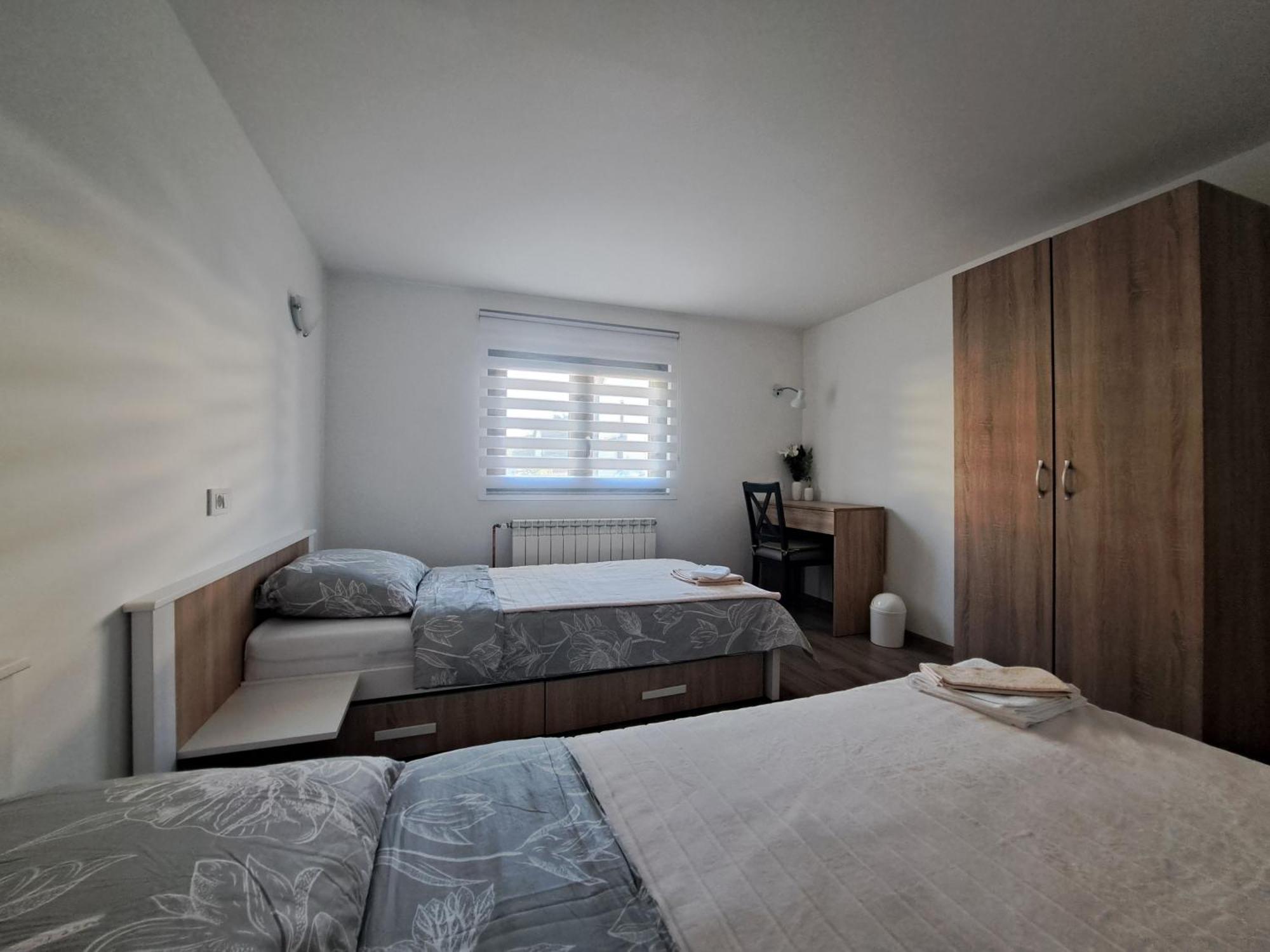Apartman Luma Gospic Bagian luar foto
