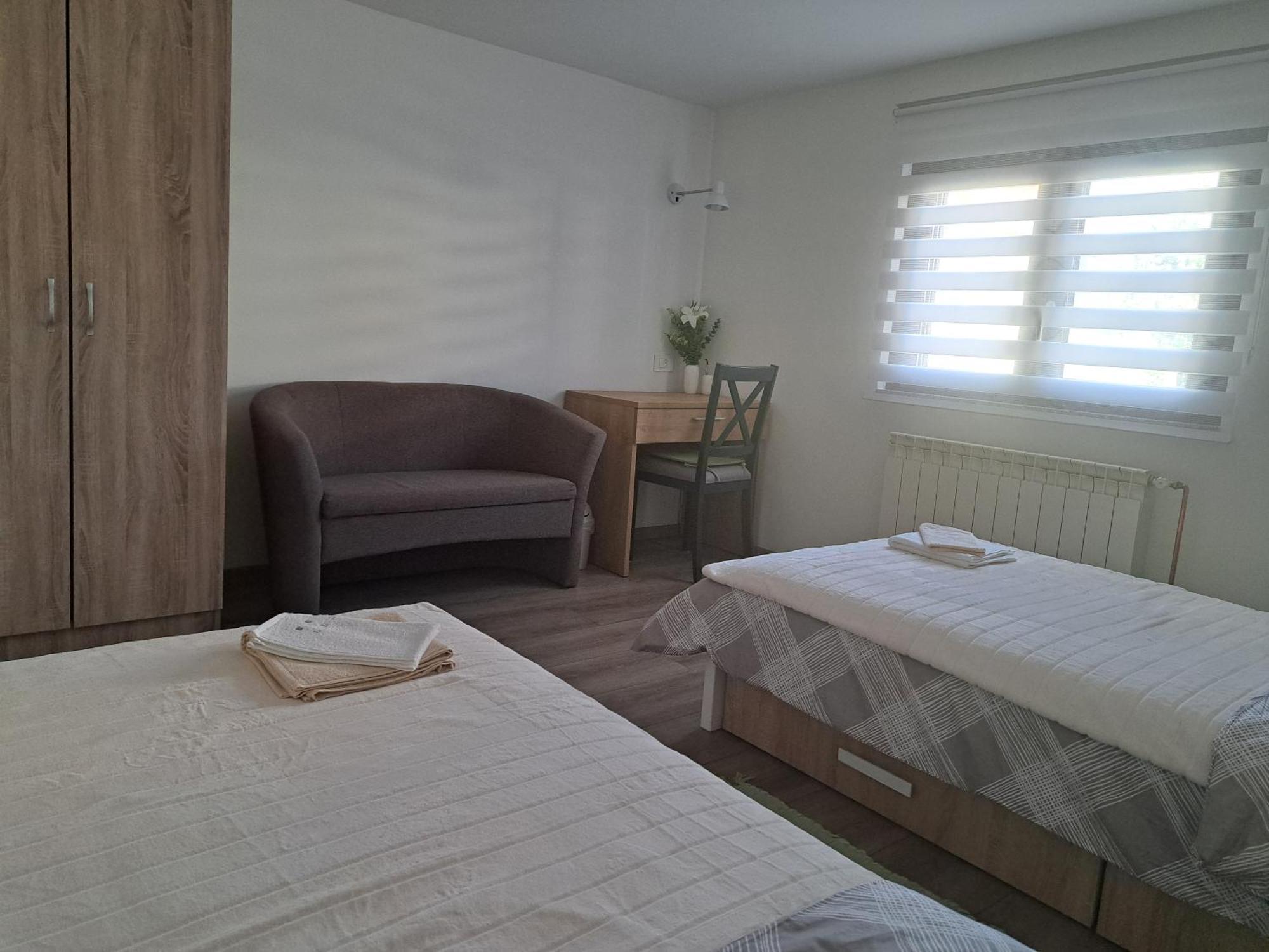 Apartman Luma Gospic Bagian luar foto